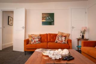 3BR Seaviews | PS5 · Arcade · Parking · Sleeps 6 - 4