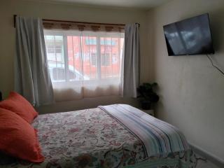Apt with Kitchen, private BTH & WiFi, Up to 3 Guests - Evolución - 1