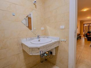 Sea View 1BR Apartment at Turtles Beach, Al Ahyaa - 5