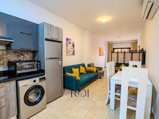Sea View 1BR Apartment at Turtles Beach, Al Ahyaa - 3