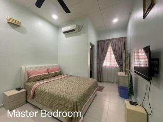 Ali & Alisha Homestay 1, Pasir Gudang Landed House - 2