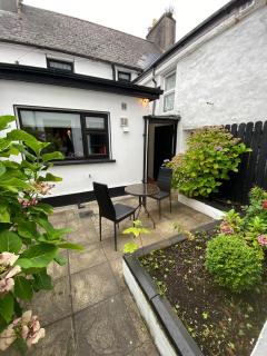 Great house for 5, towncentre near Carrowbeg River - 8