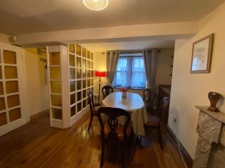Great house for 5, towncentre near Carrowbeg River - 1
