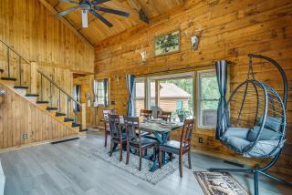 'Ponde-Rosa Views' Cabin Retreat w/ a View! - 2