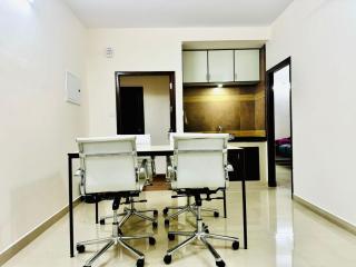 SERENE POND RETREAT KOWDIAR 4bhk apartment - 2