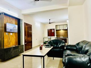 SERENE POND RETREAT KOWDIAR 4bhk apartment - 3