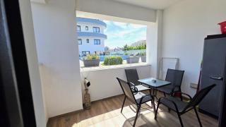 Pool View Paradise - Stylish 1BR Retreat - 2