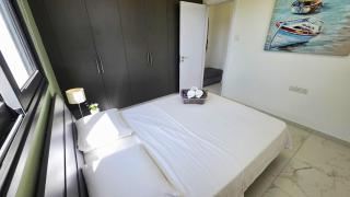 Pool View Paradise - Stylish 1BR Retreat - 5