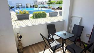 Pool View Paradise - Stylish 1BR Retreat - 8