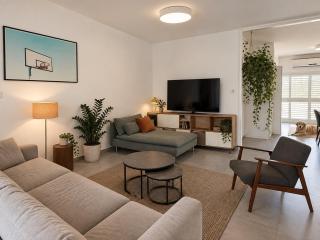 Your Family House with parking - 4