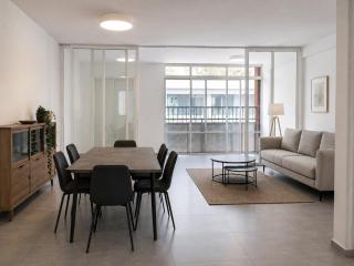 Your Family House with parking - 3