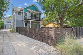 6BR 4BA Family Compound Sleeps 14 in East Austin Cherrywood by Austin Vacay - 4