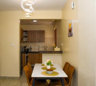 Luxurious 2 bed in CBD with swimming pool - 5