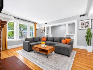 Allston 5BR | Sleeps 12 + Dedicated Parking - 0
