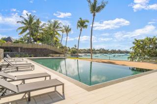 Bayside Signature - Luxury Beachfront Apartment - 1