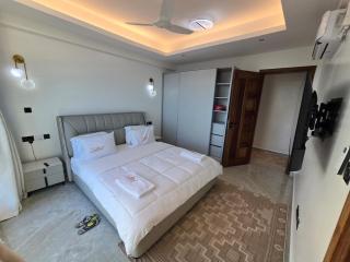 Nauras Towers 3 bedroom beachfront apartment - 6