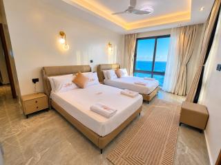 Nauras Towers 3 bedroom beachfront apartment - 5