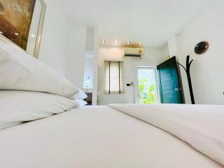 Room and the city trat - 4
