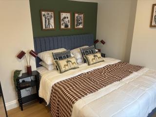 NEW-Stunning 4Bed 3Bath Flat-Harbourside Views-By FabAccommodation - 6
