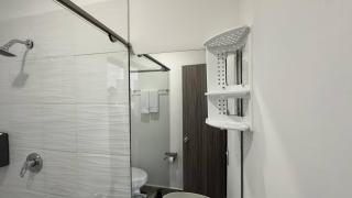 Luxury Suite Torre Poblado, 1 Min to Parque Lleras, Sleeps 4 - 7