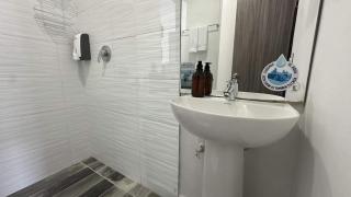 Luxury Suite Torre Poblado, 1 Min to Parque Lleras, Sleeps 4 - 6