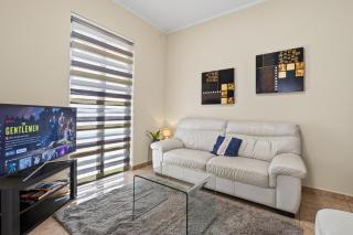 May Flower: Modern Flat close to Airport/Bus Stops - 5