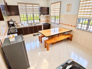 Rr Ceriya Guest House with Pool - 1