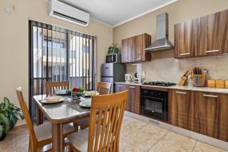 May Flower: Modern Flat close to Airport/Bus Stops - 8