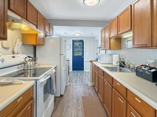 Vermilion Getaway 2BR & 1 Bath - 8