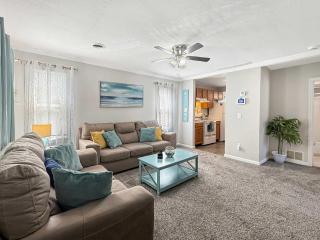 Vermilion Getaway 2BR & 1 Bath - 2