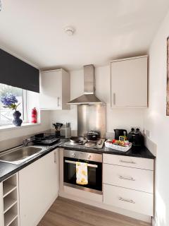 Luxe 1-Bedroom Flat in the Heart of Derby City - 6