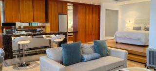 4 on Pritchard Luxury Suites - 7