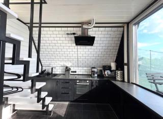 Black House - 9