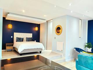 4 on Pritchard Luxury Suites - 1