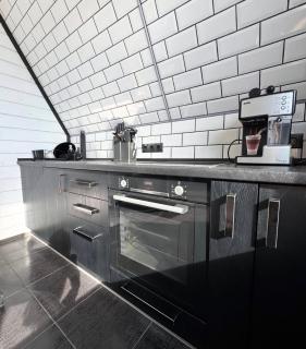 Black House - 3