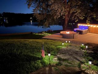 Lakefront Escape- Hot Tub & Putt-Putt - 9