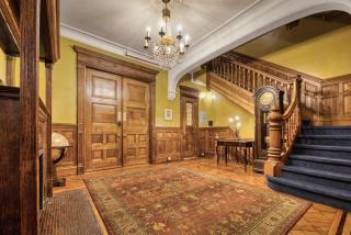 Hamilton House Inn & Apartments - 3