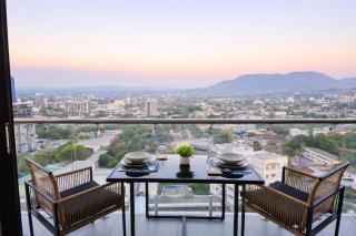 Urban Chic Loft - City View in San Benito - 5
