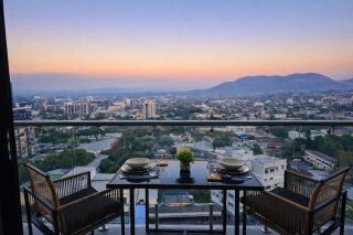 Urban Chic Loft - City View in San Benito - 3