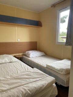 Mobilhome dans camping avec piscine couverte - 8