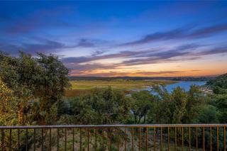 Spacious Lakefront Hideaway with Decks, Grill, Billiards, Tennis & Pool - 9