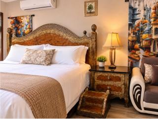 Beautiful large bedroom - 8
