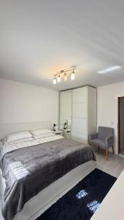 Oberalm Apartment Gemütliche 2 Zimmer Wohnung - 1