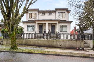 Modern 2BR Basement Suite - Steps to SkyTrain - 6