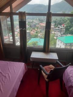 Solan Heights 1RK Homestay Mountain View Kitchen Smart TV with Netflix Wi-Fi Ideal for couples and families - 3