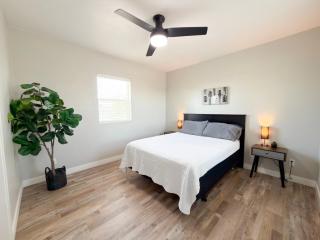 Cozy Entire Home Gateway to Sequoia Pet Friendly - 6