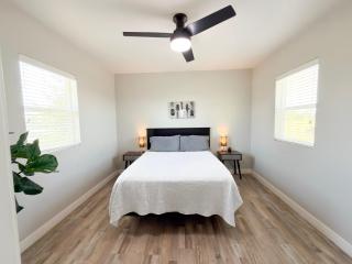 Cozy Entire Home Gateway to Sequoia Pet Friendly - 5