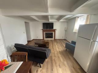 Charming lower-level suite close to ISU & downtown - 8
