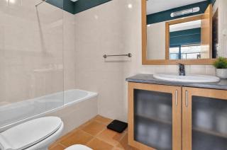 Lovely Apartment Near Bayernihe - 1