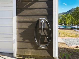 Yosemite Meadow Retreat - 2